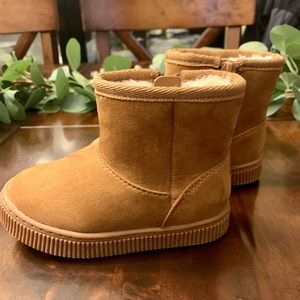 NWOT Toddler Girl’s Arlo Shearling Style Zipper Boots Cat & Jack 6